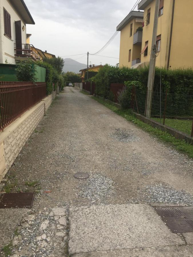 Camera Con Bagno Privato E Parcheggio Lucca Bagian luar foto
